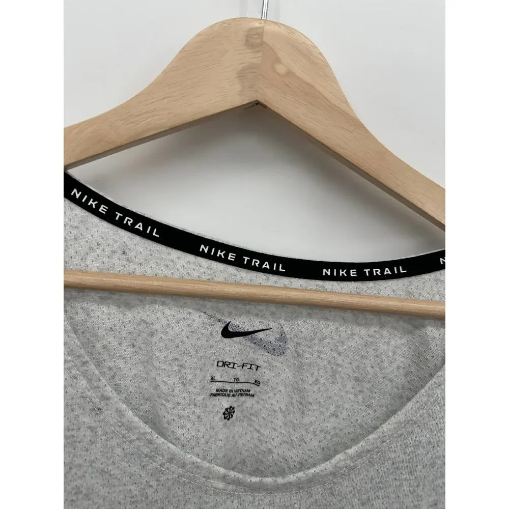 Nike Womens Gray Nike Trail Cut Off Racerback Tank‎ Size XL Running NWT Gym